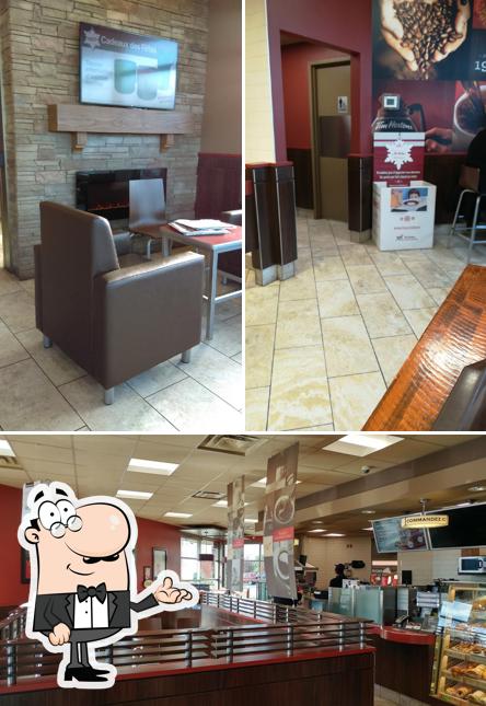 L'intérieur de Tim Hortons