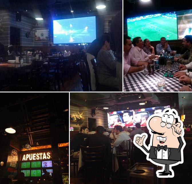 Stadium Steak House pub & bar, Mexico City, Séneca 349 Restaurant reviews