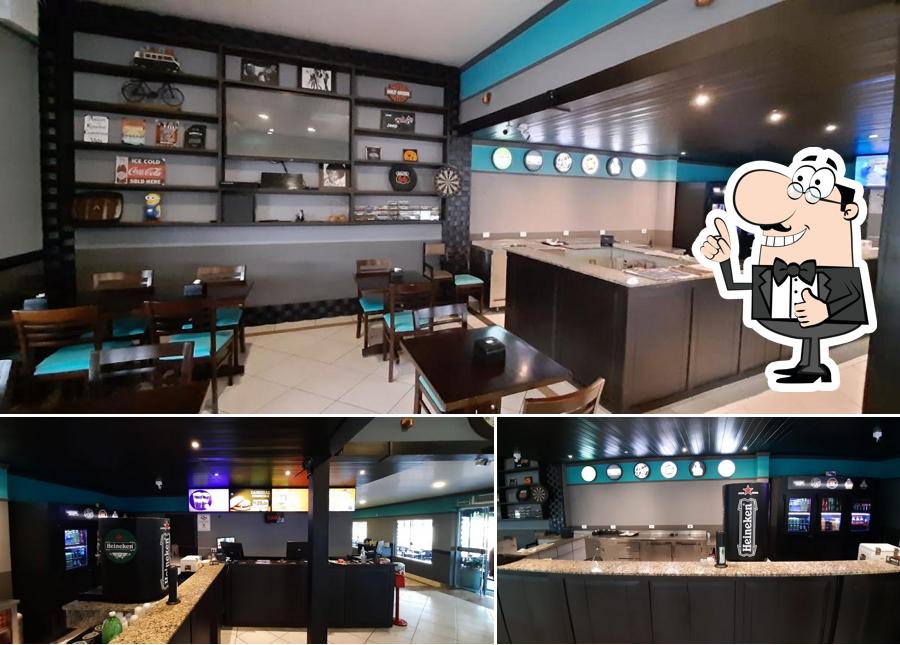 Look at the picture of Galeria do Rango