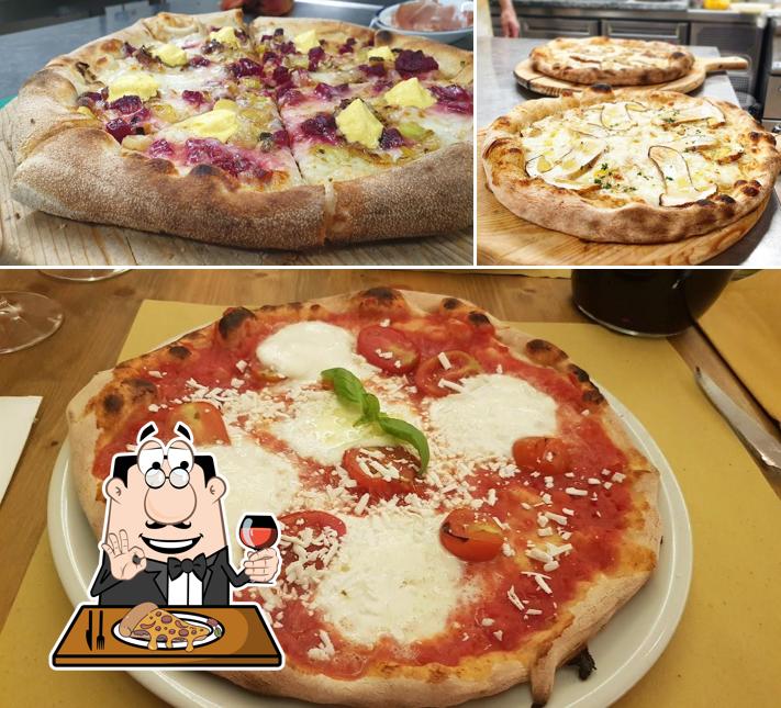 Ordina una pizza a La Civetta