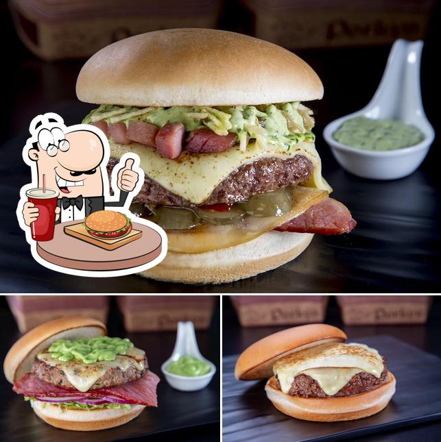 Delicie-se com um hambúrguer no Porkys Burguer SP