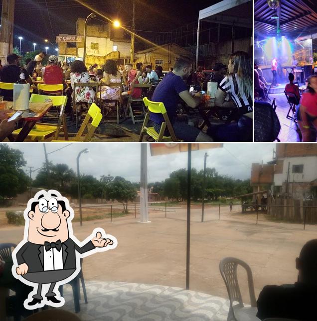 O interior do Bar Da Regina