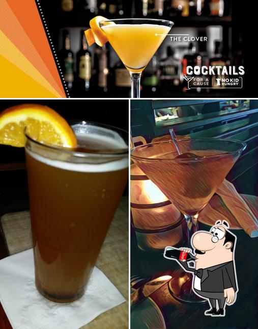 Bar Louie Evansville, Evansville Carta del restaurante y opiniones