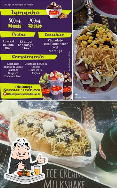 Comida em Espaço Mix Lanches