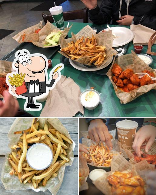 Wingstop in Rockford Restaurant menu and reviews