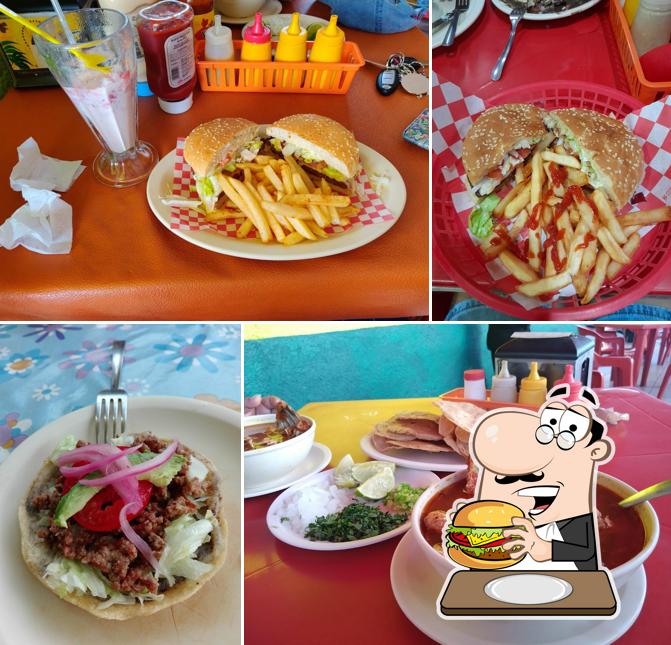 Las hamburguesas de Machacados by Neto las disfrutan distintos paladares