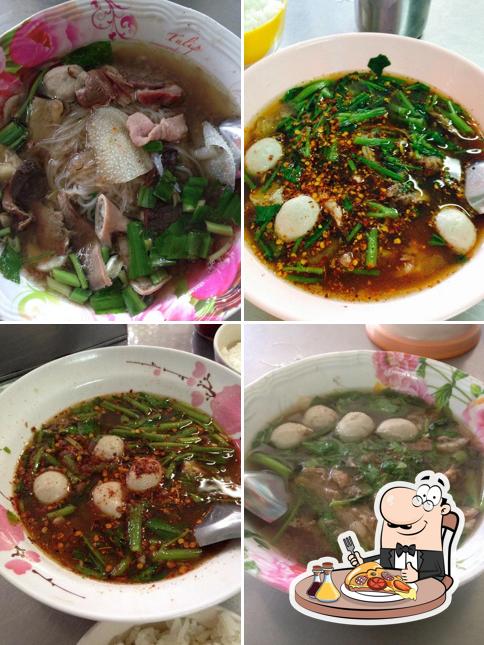Restaurante Talat Phlu Ocha Beef Noodles, Bangkok Opiniones del