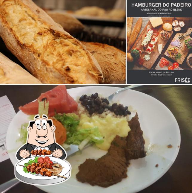 Comida em Frisée Gourmet