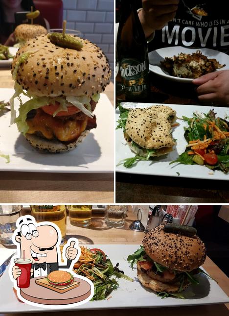 Prenez un hamburger à Les Trois Garçons - Bistro Burger