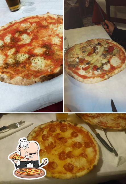 Scegli una pizza a Pizzeria all’Alpino