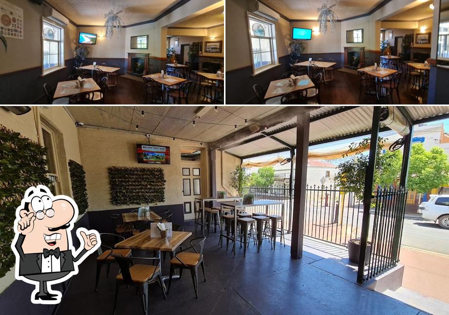 Bottlemart Northam Tavern in Northam Restaurant reviews