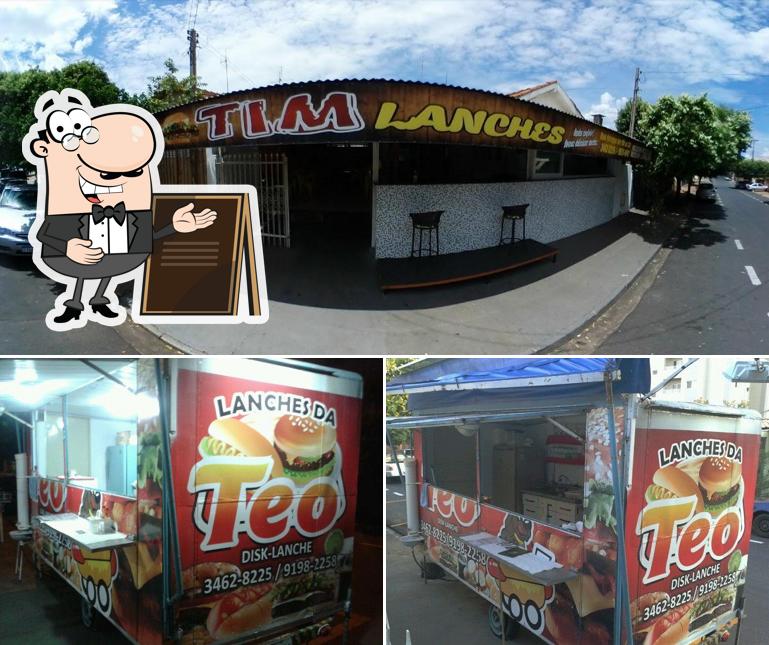 O TIM LANCHES se destaca pelo exterior e comida