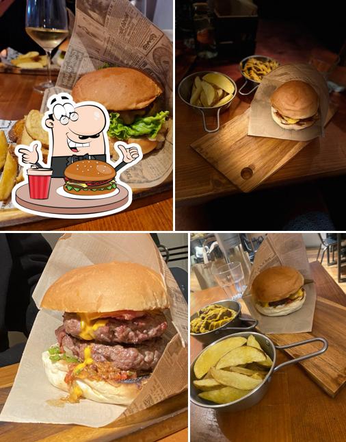 Prenditi un hamburger a BOBQ Hamburgeria Birreria Gourmet