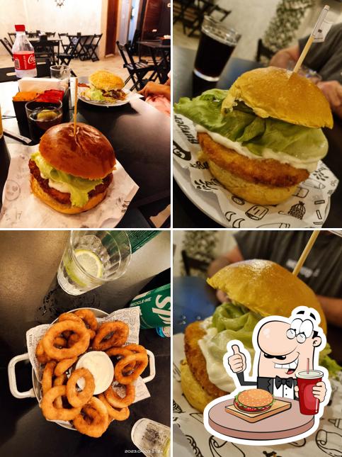 Delicie-se com um hambúrguer no Cabral Burguer