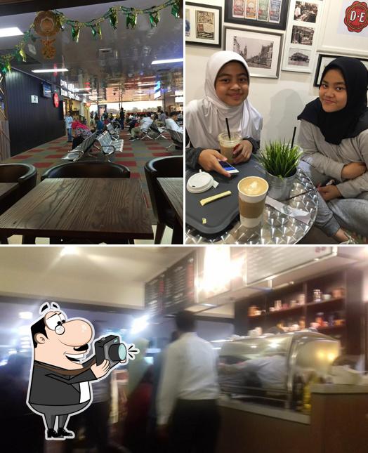 Douwe Egberts Coffee, East Jakarta, Jl. Komodor Halim Perdana Kusuma No