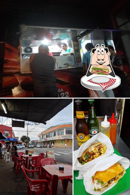 Escolha um sanduíche no Fumaça Lanches