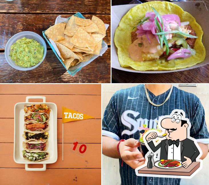 Antique Taco Wicker Park, 1360 N Milwaukee Ave in Chicago Restaurant menu and reviews