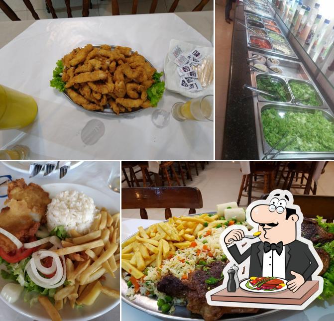 Comida em Restaurante Caçula