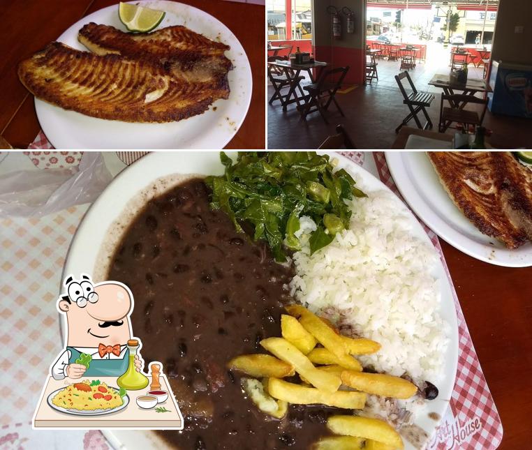 Confira a foto apresentando comida e interior no Esquina de Kalango