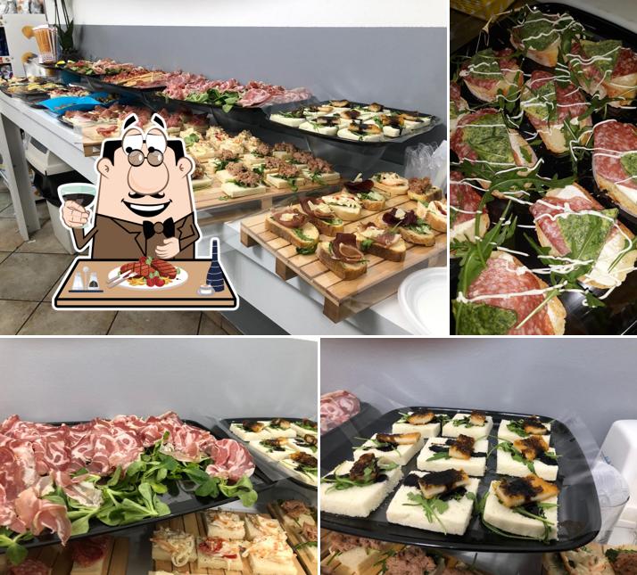 Prenditi i un pasto a base di carne a Zeroundici Montanari City Bar