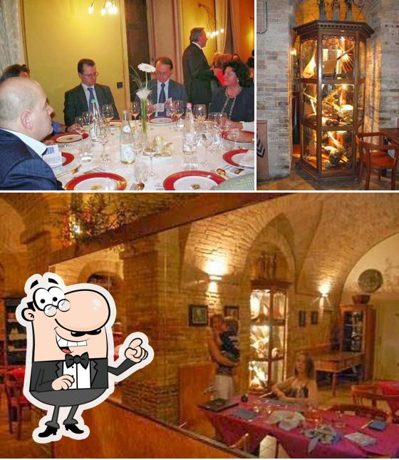 Gli interni di Ristorante HOSTARIA Osteria & Pub - IL Portico URBINO