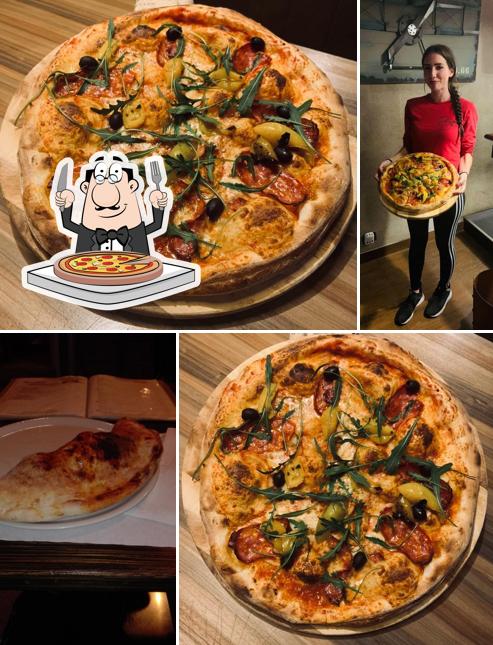 Order pizza at Il Pirata Pub Food&Drink