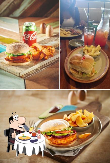 Bestellt einen Burger bei Nando's Bethlehem