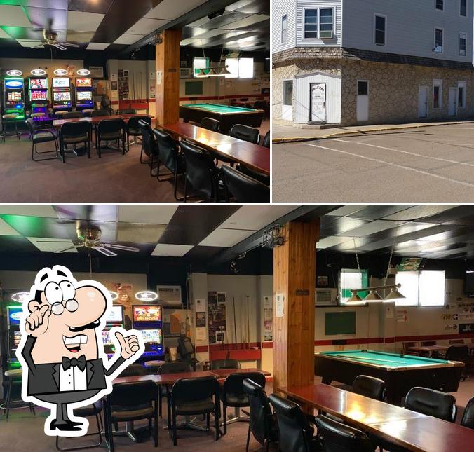 Chauvin Hotel Shaker's Tavern in Chauvin Restaurant reviews