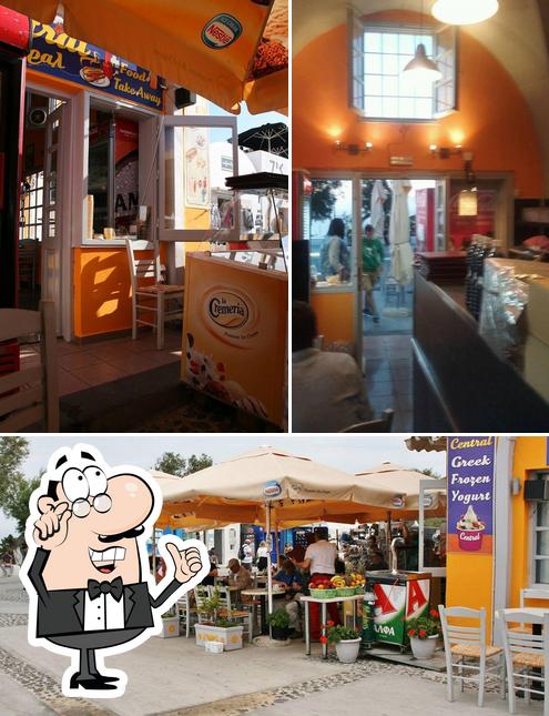 El interior de Central Fast Food & Cafe
