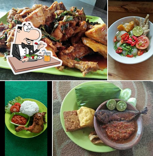 Food at Warung nasi & catering barokah