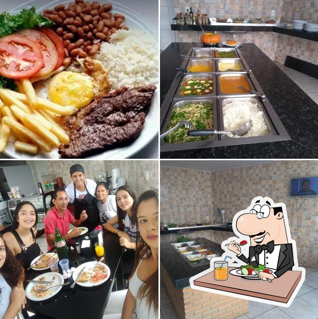 Confira a foto ilustrando comida e interior no Restaurante e frango assado TOCONFOME