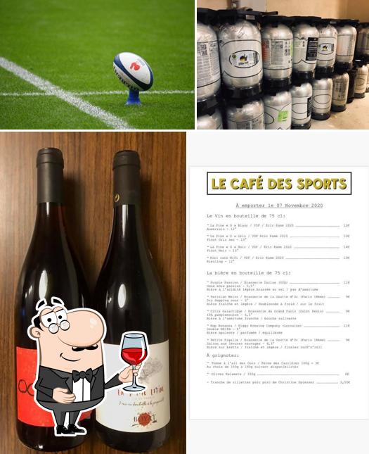 Il est fort sympathique de prendre un verre de vin à Le Café des Sports