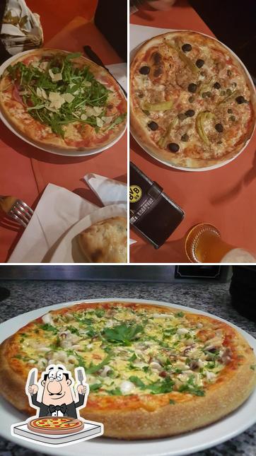 Bestellt eine Pizza bei Trattoria da Zia Ada Pizzeria