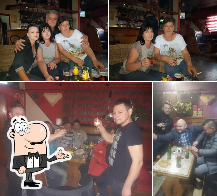 Gli interni di Caffe Bar Diler
