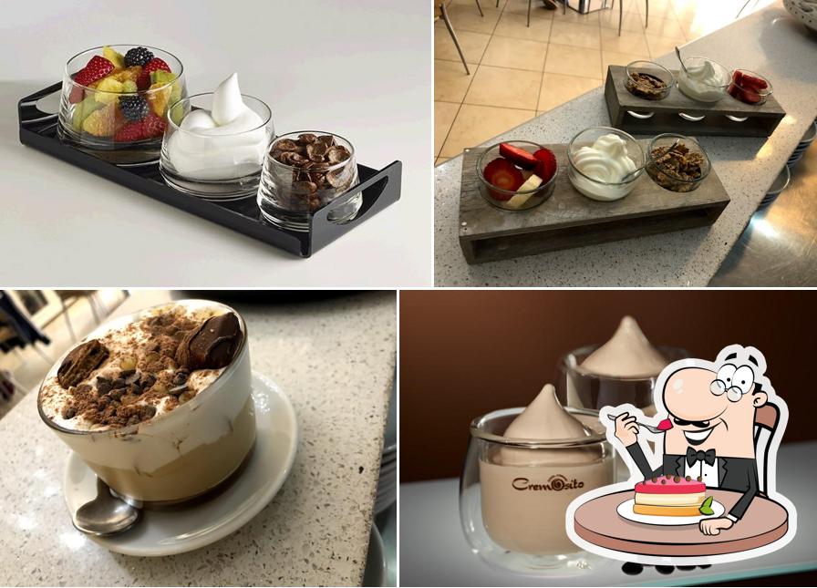 Cosmopolitan Café bietet eine Auswahl von Desserts 