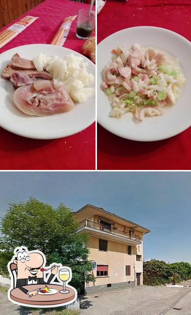 Guarda la foto che presenta la cibo e esterno di Piola del Villaretto