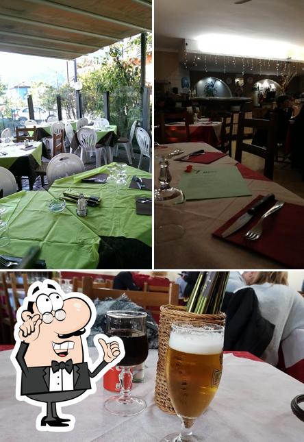 Questa è la foto che mostra la interni e birra di Cambius