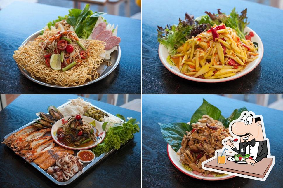 Meals at Do Dee Paidang Thai Noodle Bar