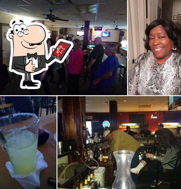 Tin Cup Sports Bar & Grill in Huffman Restaurant menu and reviews
