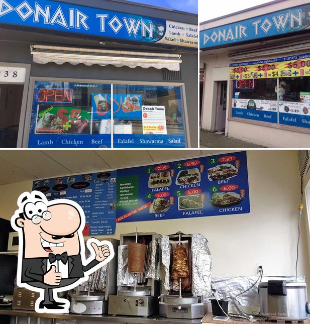 Regarder la photo de Donair Town