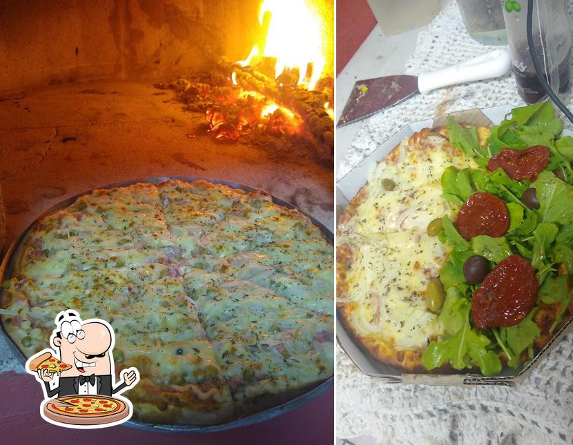Peça diversos tipos de pizza