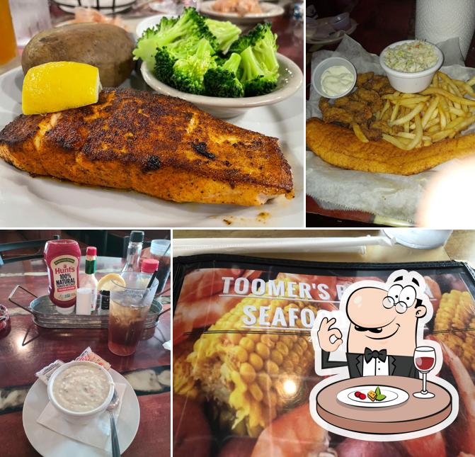 Еда в "Toomers Seafood Restaurant"