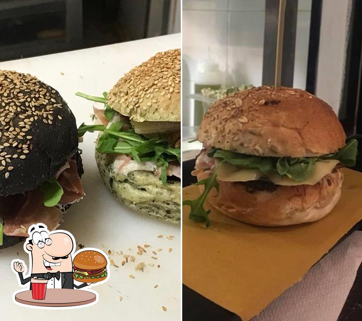 Concediti un bell'hamburger a RICH testaccio