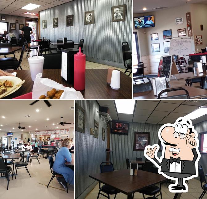 Cooper Drive-In in Lubbock - Restaurant menu and reviews