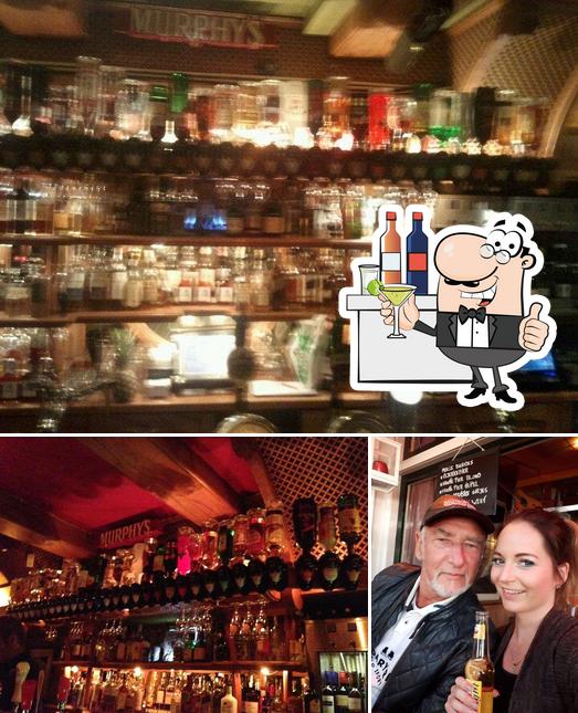Here's a pic of Irish Pub De Poort Van Cleef