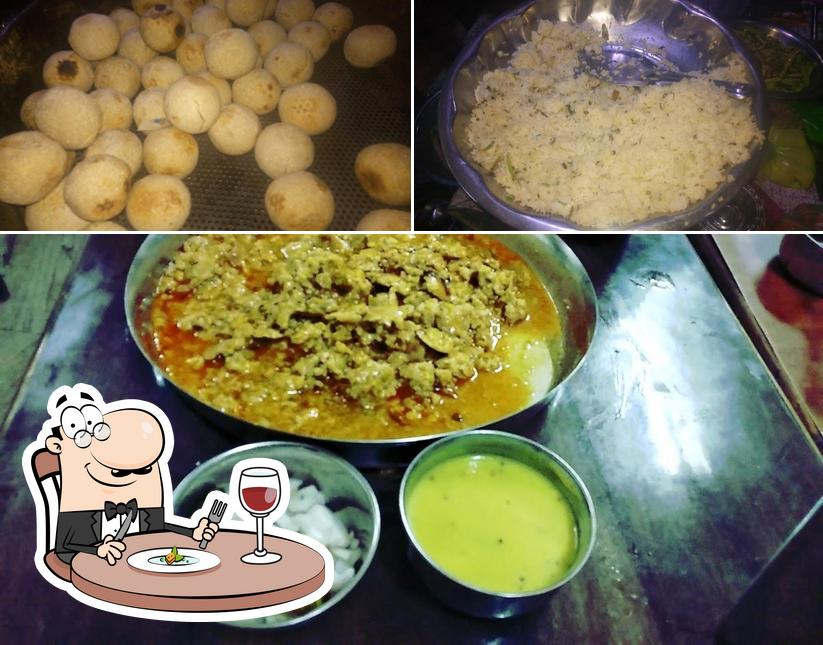 Food at Sri Satyanarayan Bhojnalaya