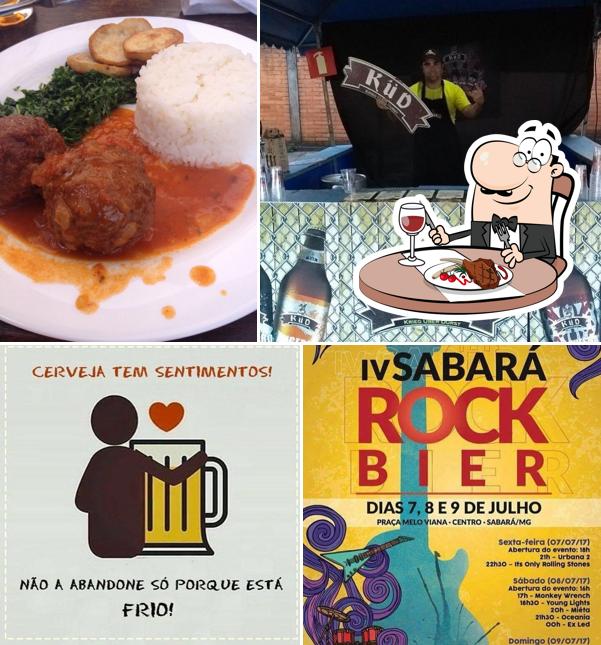 Escolha refeições de carne no Cervejaria Küd