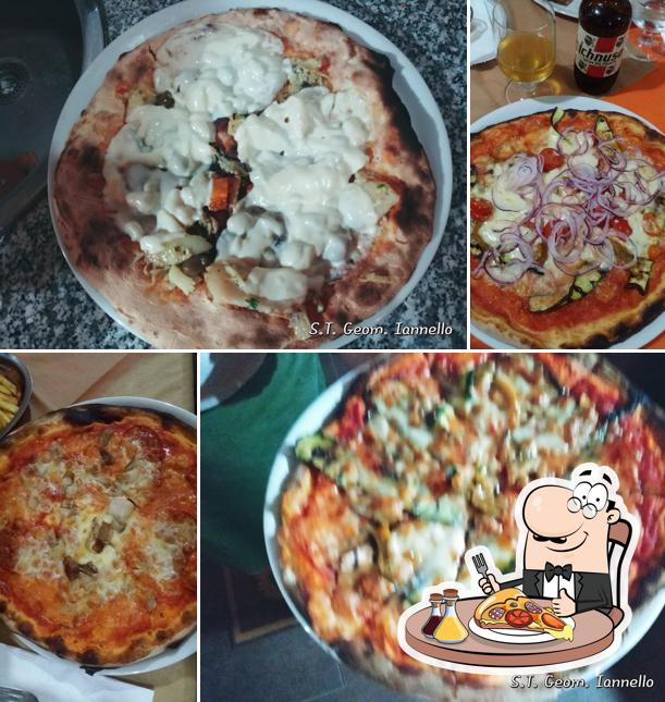 Scegli una pizza a A' Conuleja