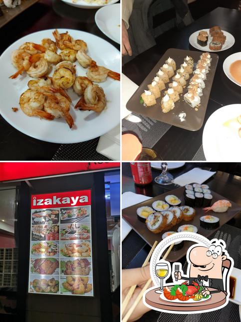 Peça diversos pratos de frutos do mar servidos no Izakaya