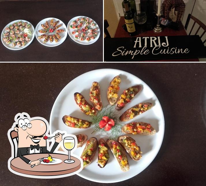 Tra le diverse cose da Atrij Žrnovo Simple cuisine si possono trovare la cibo e birra
